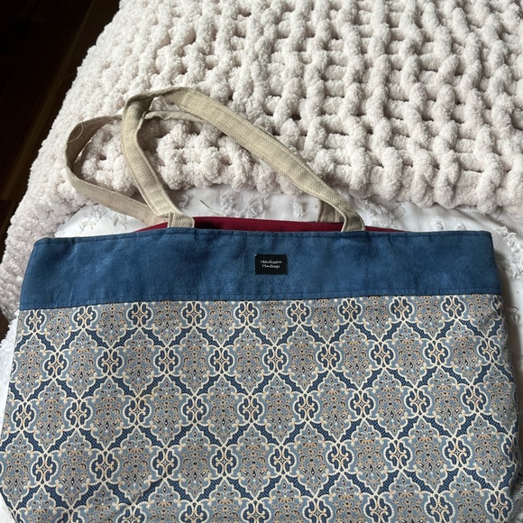 Elegant Blue and Beige Tote Bag - Picture 1 of 3